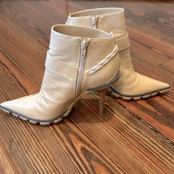 Casadei Beige Leather Pointed Toe Zip Up Heeled Booties 6 1/2